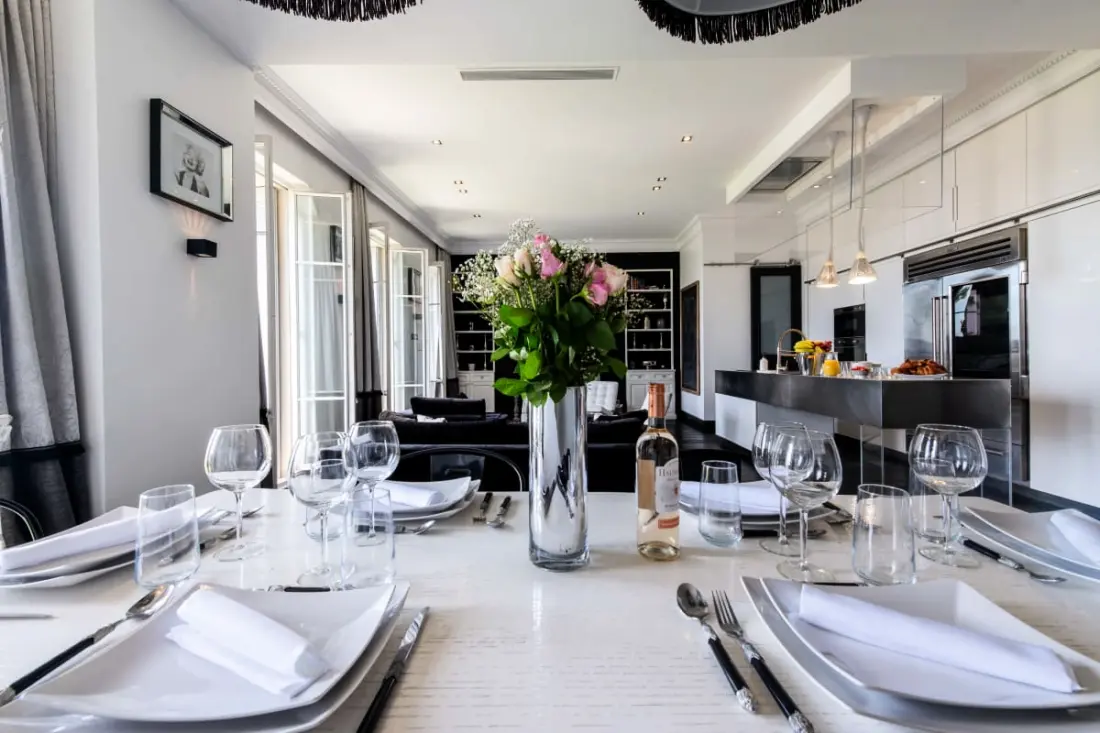 Prestige és Comfort Residence szemben a Palais des Festivals