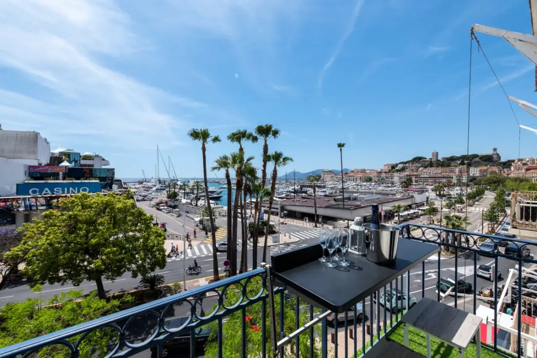 Prestige és Comfort Residence szemben a Palais des Festivals