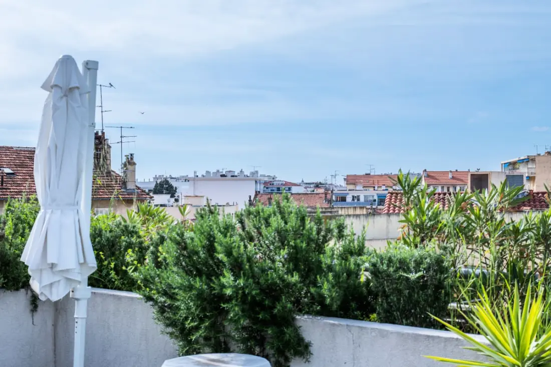 Ritka tartózkodás! Rooftop 120m2 5min a központ lábához