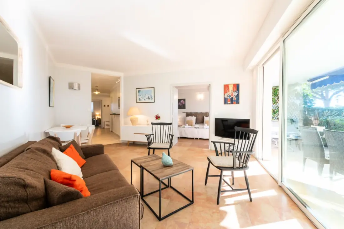 Résidence Rez-de-jardin Croisette szembesül La Plage, Garage