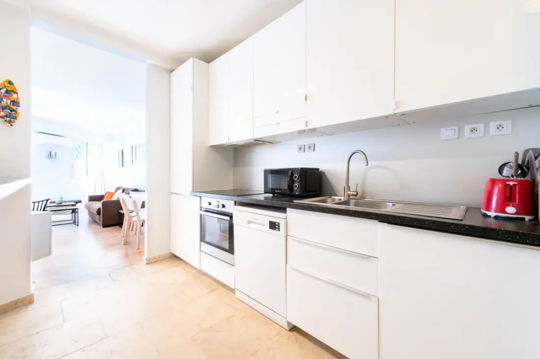 Résidence Rez-de-jardin Croisette szembesül La Plage, Garage