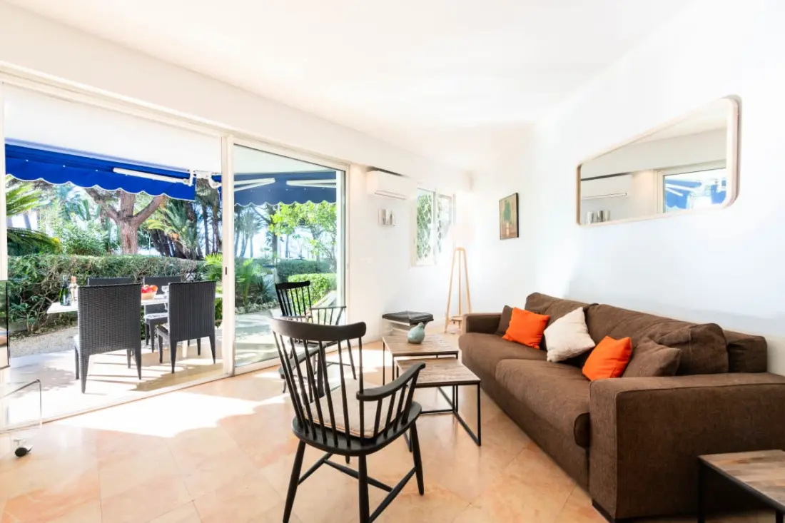 Résidence Rez-de-jardin Croisette szembesül La Plage, Garage
