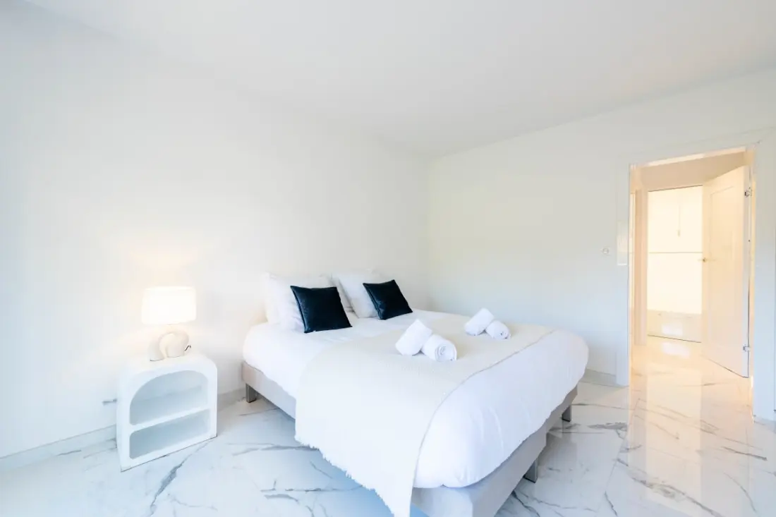 Tágas lakóhely 3p Residence úszási medencével