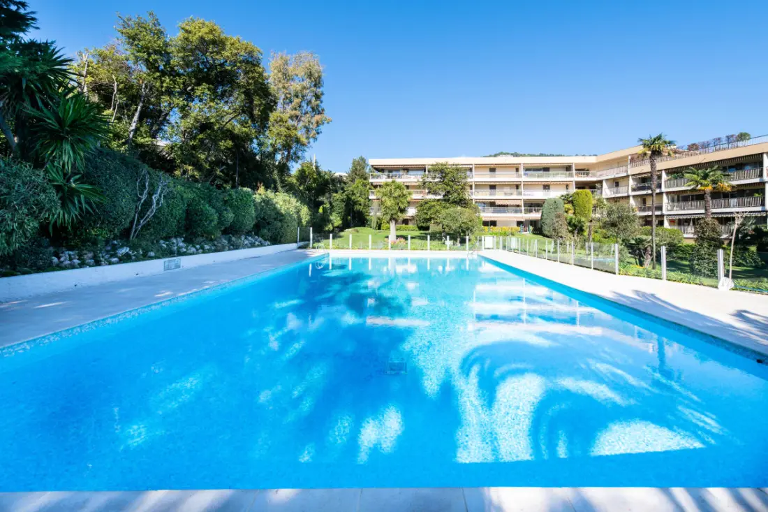 Tágas lakóhely 3p Residence úszási medencével