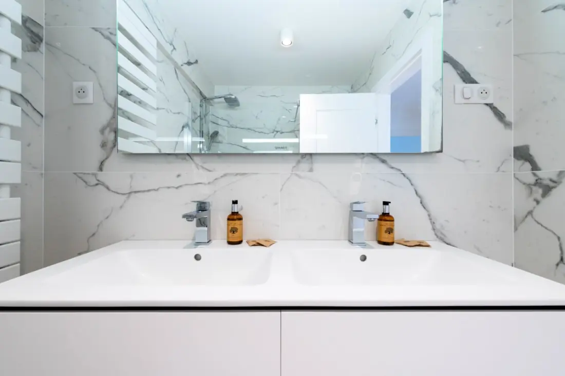 Tágas lakóhely 3p Residence úszási medencével