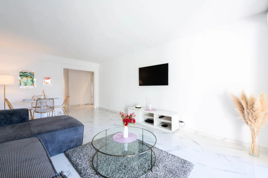 Tágas lakóhely 3p Residence úszási medencével
