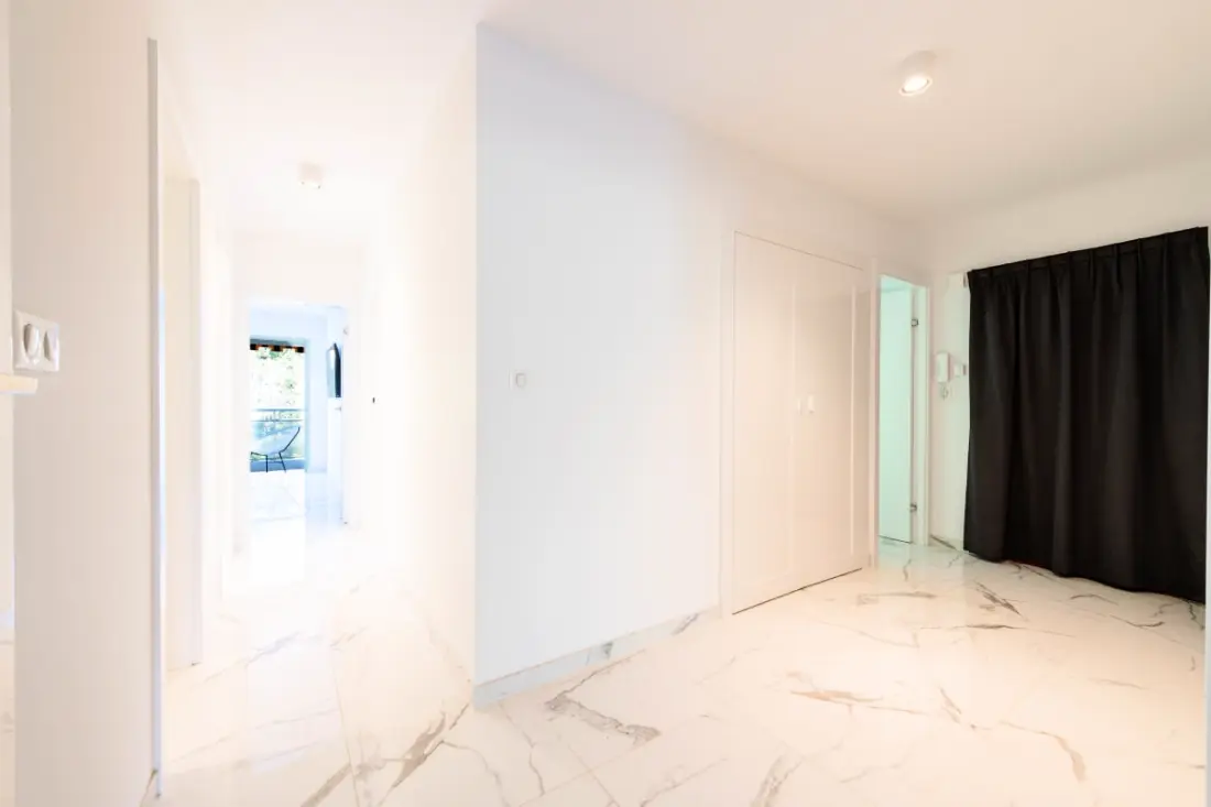 Tágas lakóhely 3p Residence úszási medencével