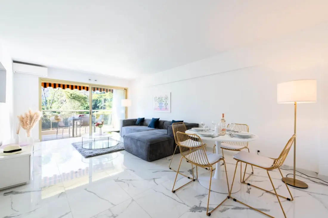 Tágas lakóhely 3p Residence úszási medencével