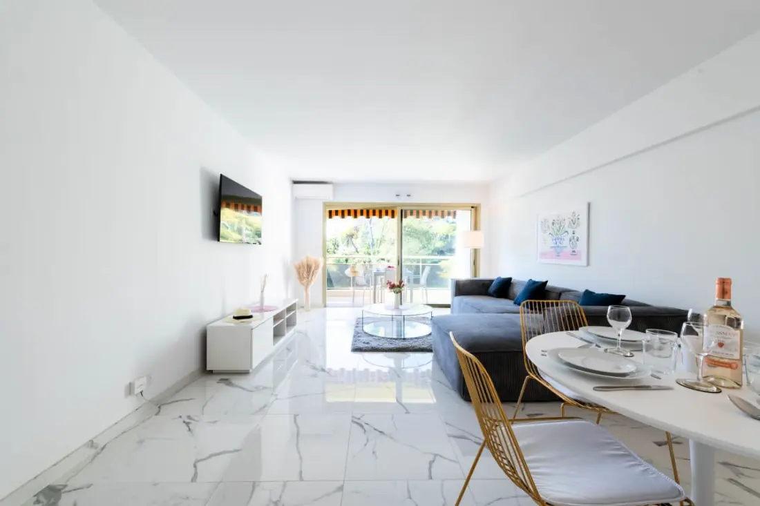 Tágas lakóhely 3p Residence úszási medencével