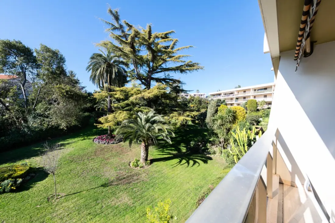 Tágas lakóhely 3p Residence úszási medencével
