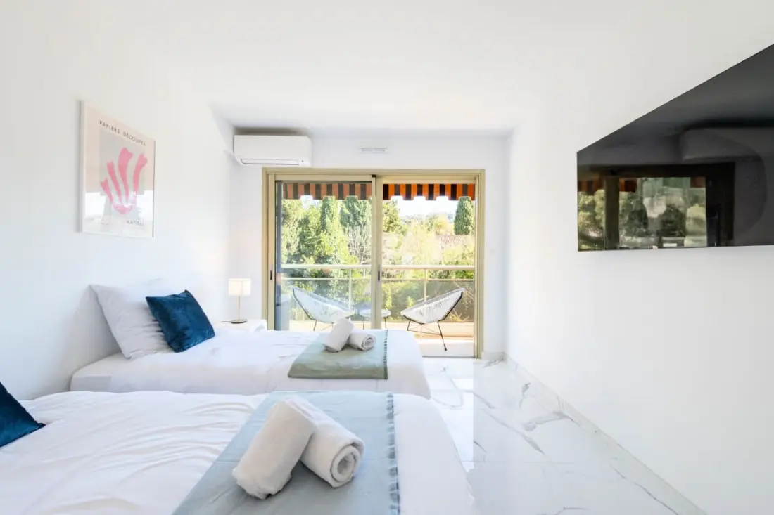 Tágas lakóhely 3p Residence úszási medencével