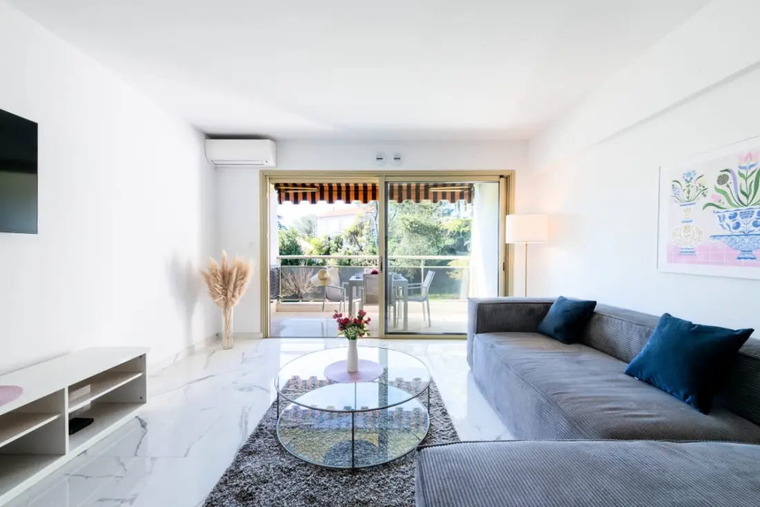 Tágas lakóhely 3p Residence úszási medencével