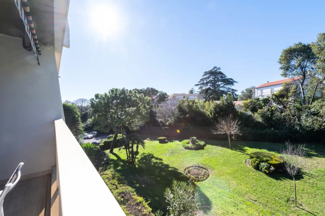 Tágas lakóhely 3p Residence úszási medencével