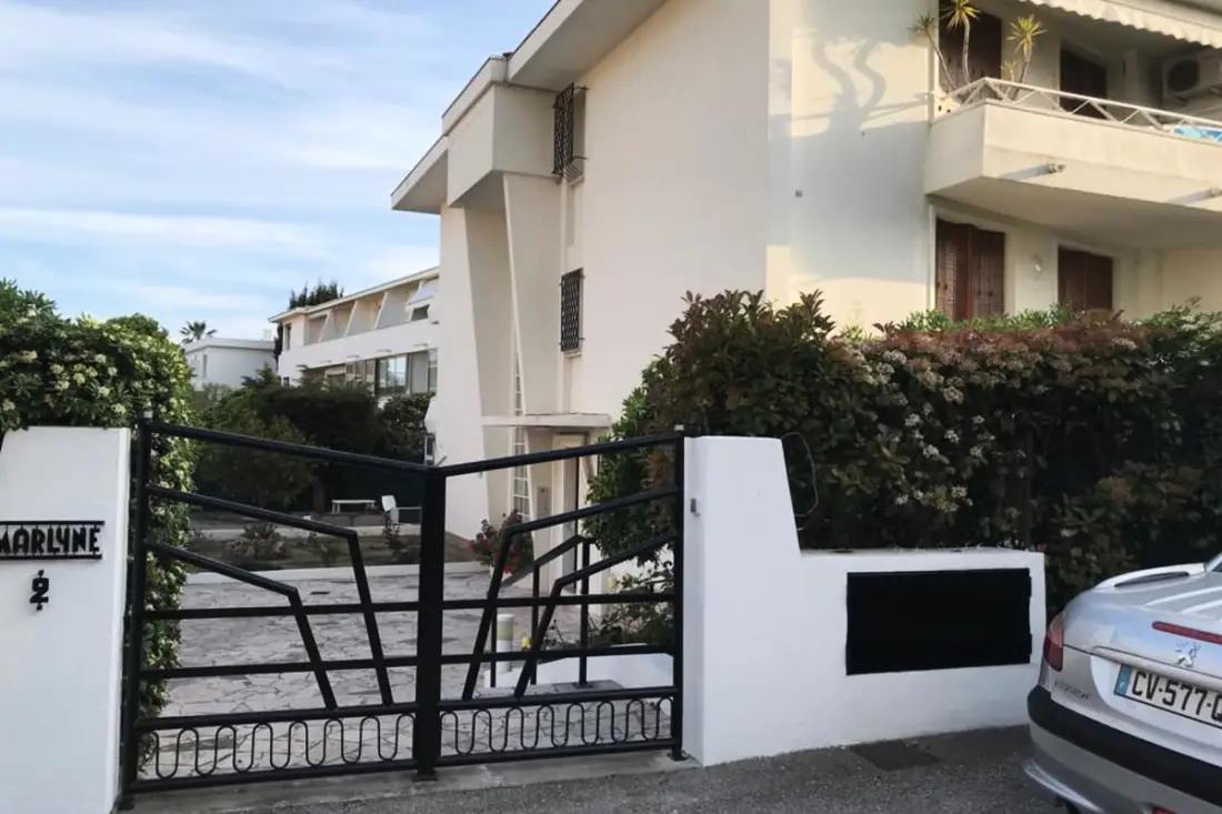 Residence Studio Design terasz és strand ☀élj Marlyne-ben☀