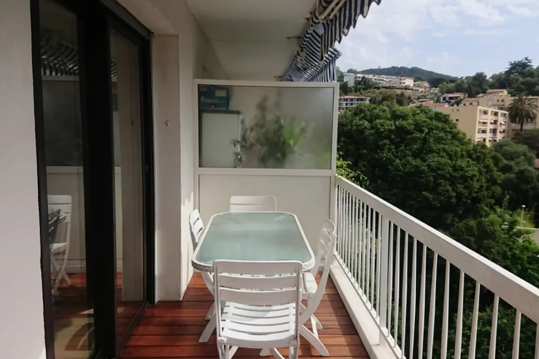 Superb 70 M2 Balcony, 8 Mn De La Plage!