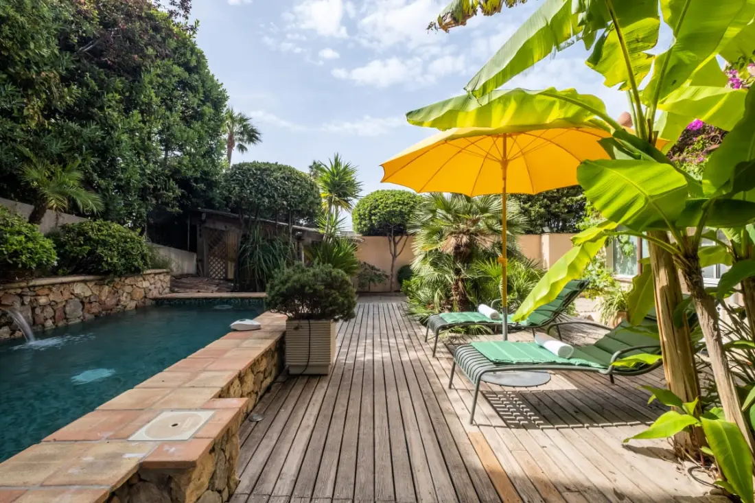 Residence Superb Villa with Pool & Szauna