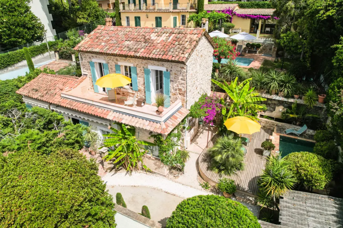 Residence Superb Villa with Pool & Szauna