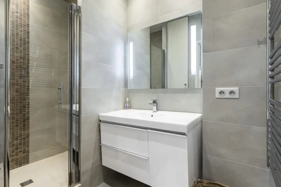 Tágas 80 M2 hatalmas terasztal Cannesban