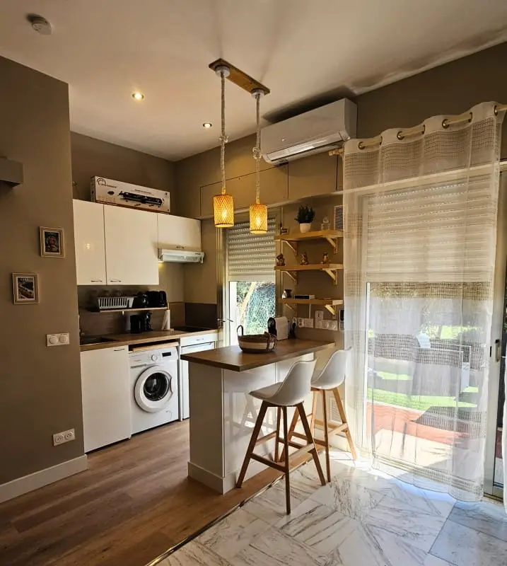 Bright Studio a Terrace-val Cannes-ban