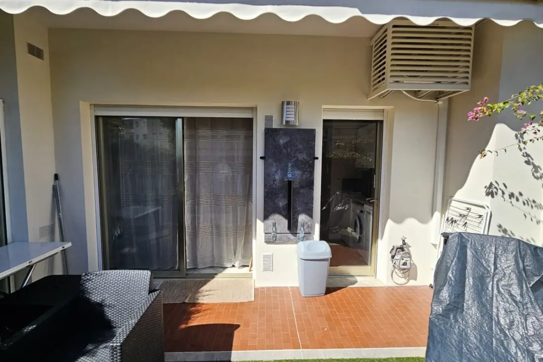 Bright Studio a Terrace-val Cannes-ban