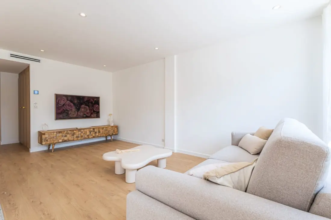 Kiváló, teljesen felújított 2 hálószobás apartman Cannes központjában