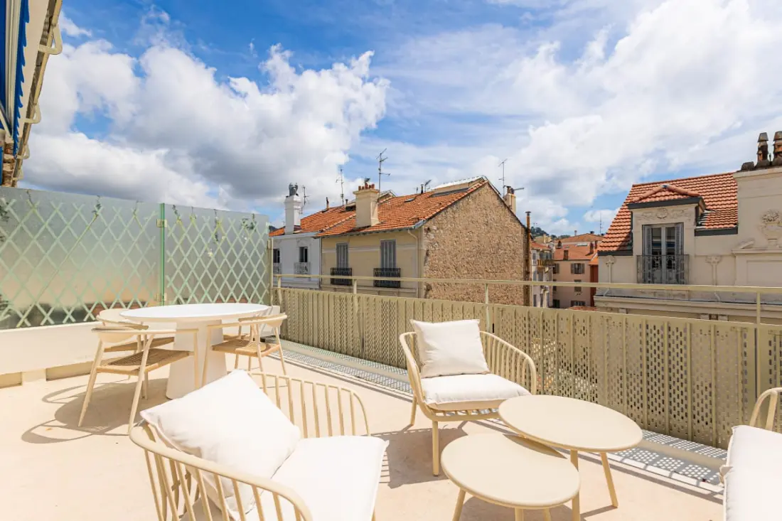 Kiváló, teljesen felújított 2 hálószobás apartman Cannes központjában