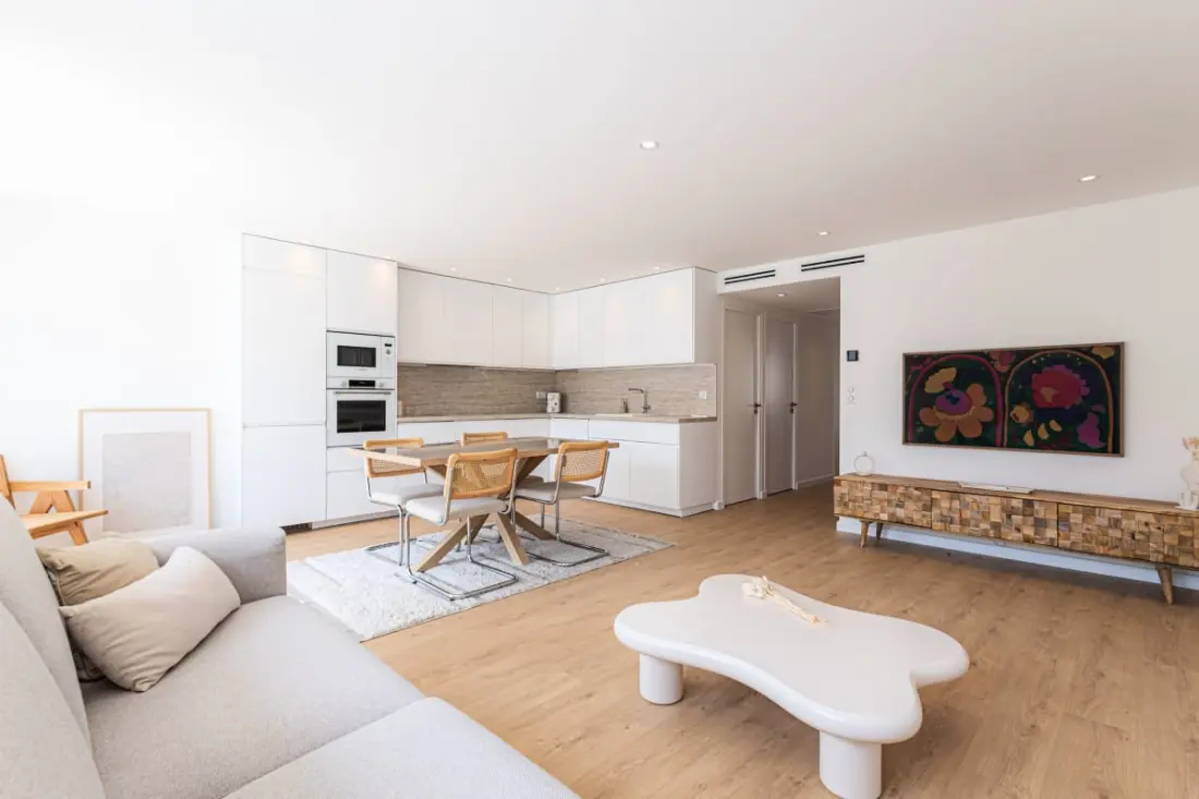 Kiváló, teljesen felújított 2 hálószobás apartman Cannes központjában