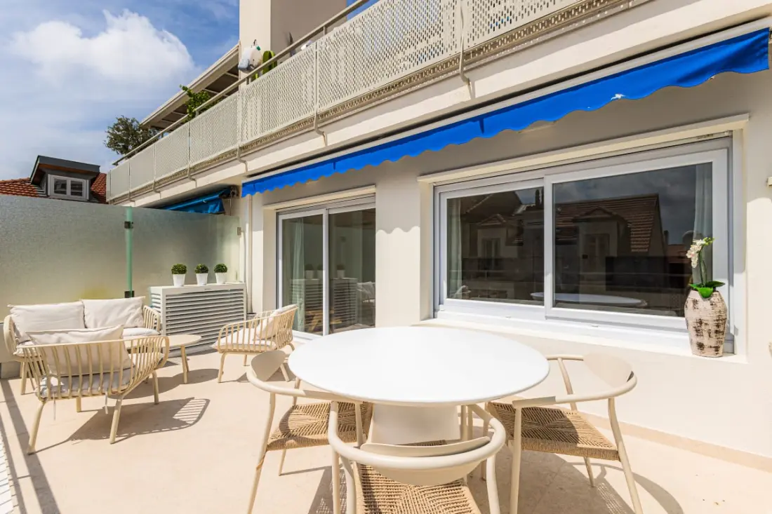 Kiváló, teljesen felújított 2 hálószobás apartman Cannes központjában