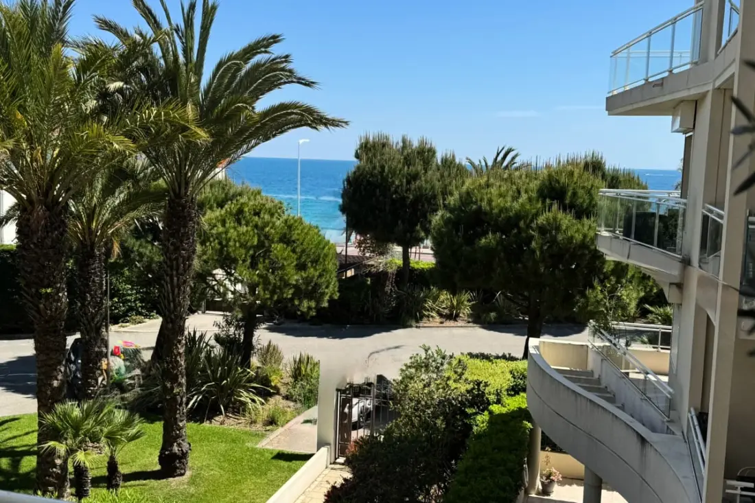 Terrace és úszómedence két lépés a strandtól