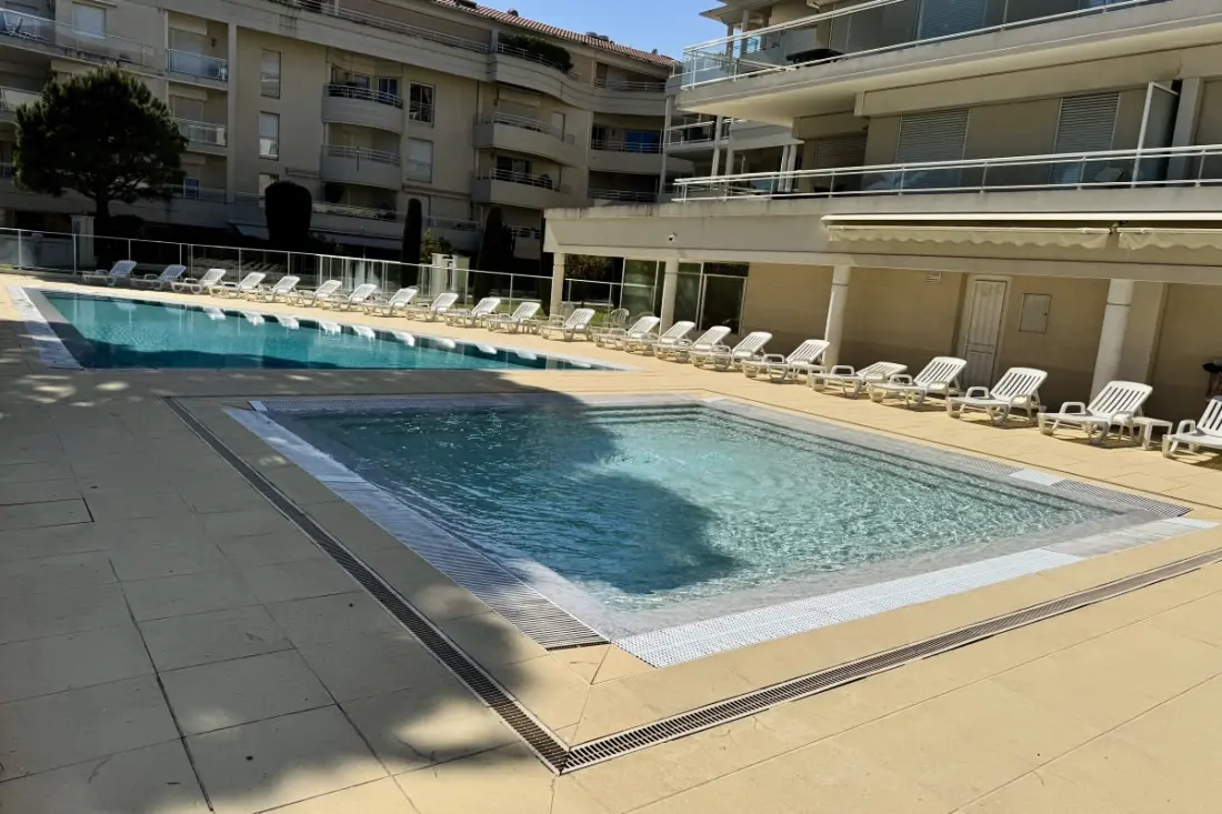 Terrace és úszómedence két lépés a strandtól