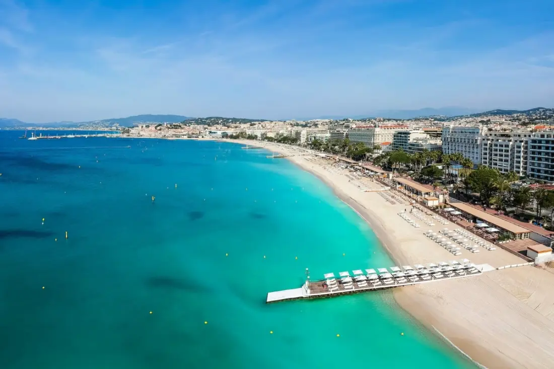 Terrace és úszómedence két lépés a strandtól