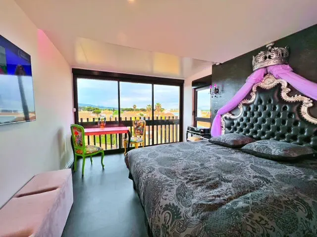 PORT RESIDENCE