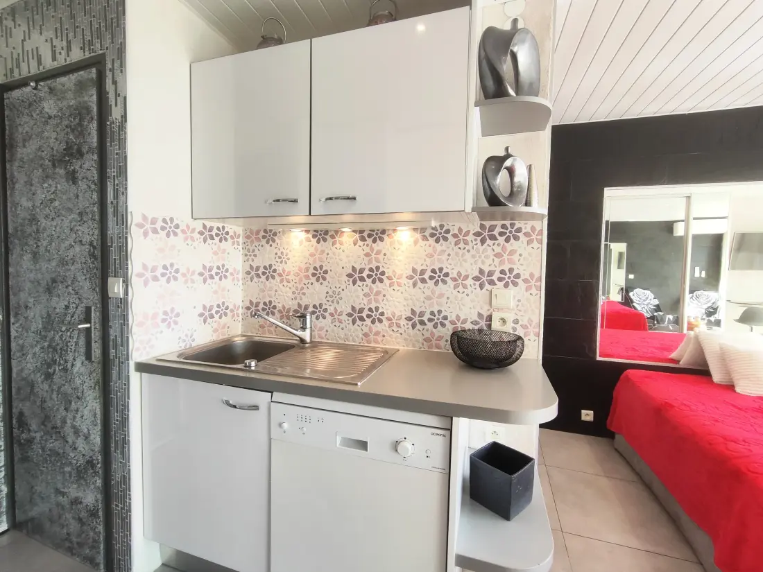 HELIOPOLIS NATURIST Residence