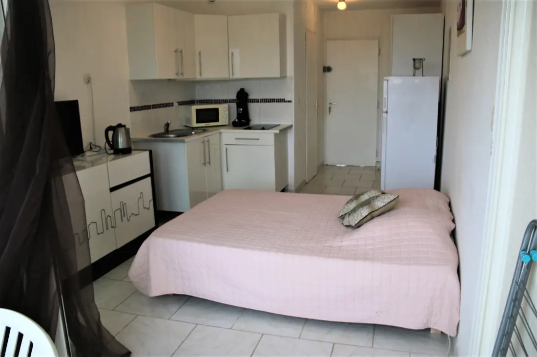 HELIOPOLIS NATURIST Residence