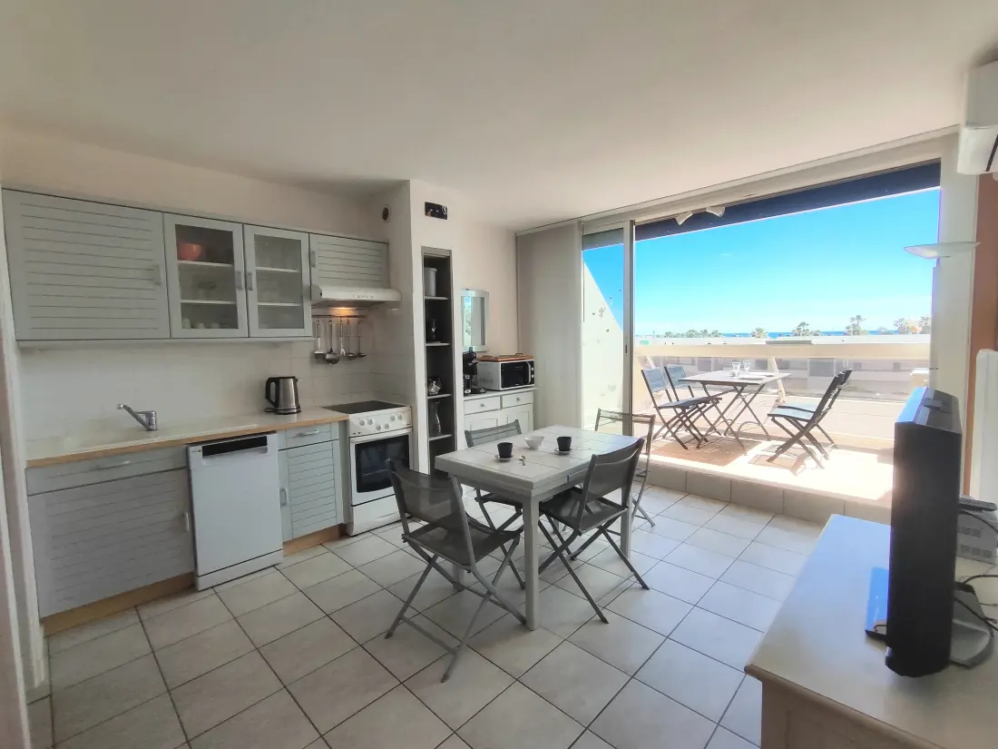 HELIOPOLIS NATURIST Residence