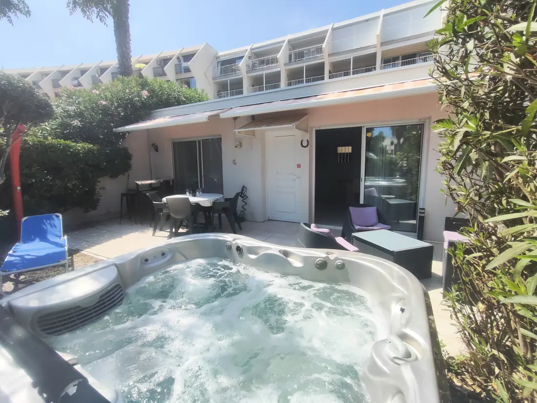 NATURA BEACH Residence