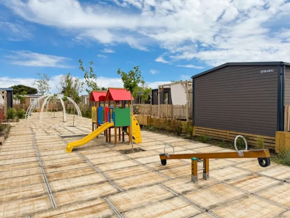 Camping de la Clape Village 5 Sterren★★★★★