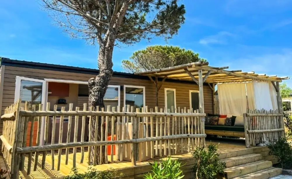 Camping de la Clape Village 5 Sterren★★★★★