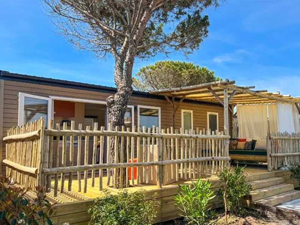 Camping de la Clape Village 5 Sterren★★★★★