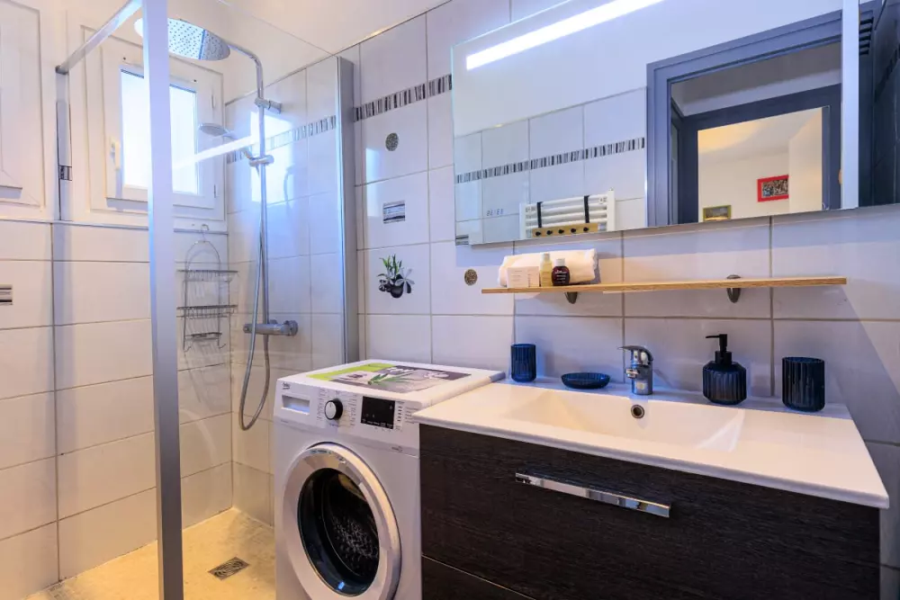 Oceanic Bonheurs House -