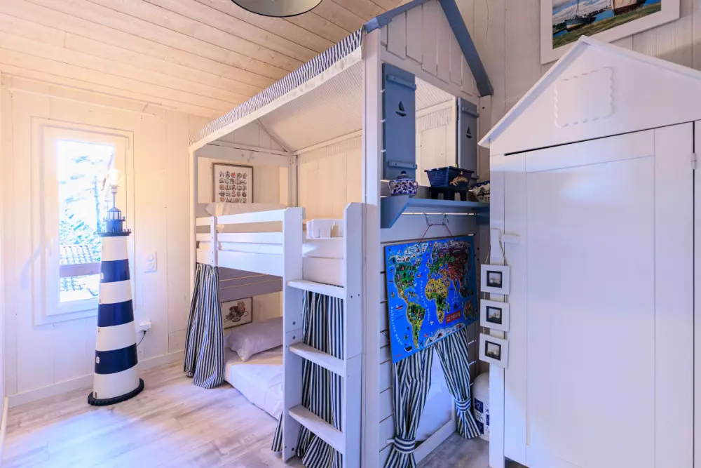 Oceanic Bonheurs House -