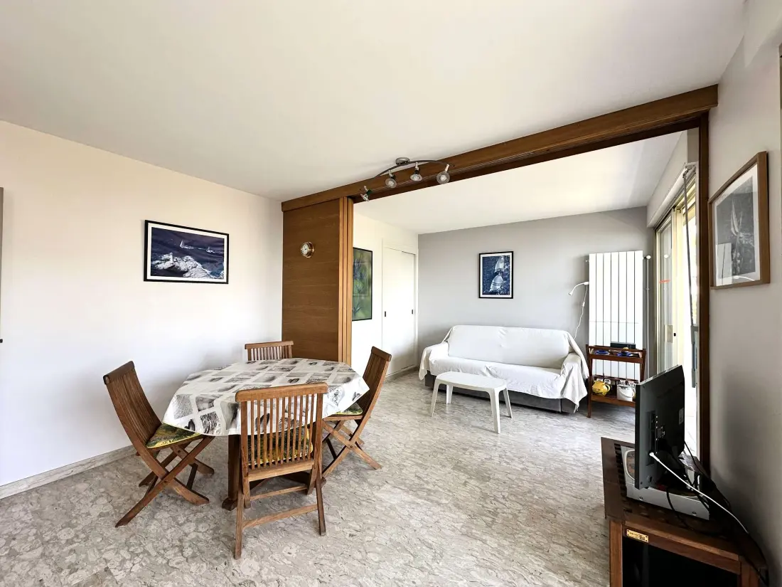 Eden Roc Residence