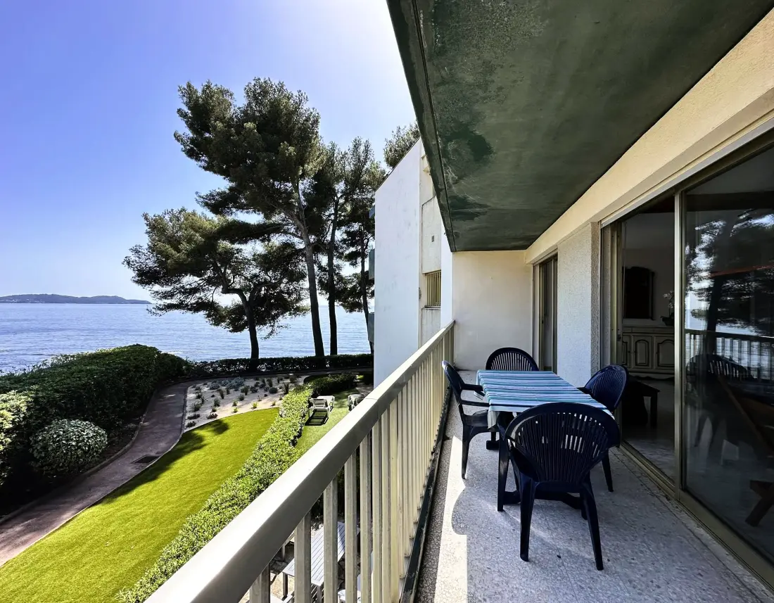 Eden Roc Residence