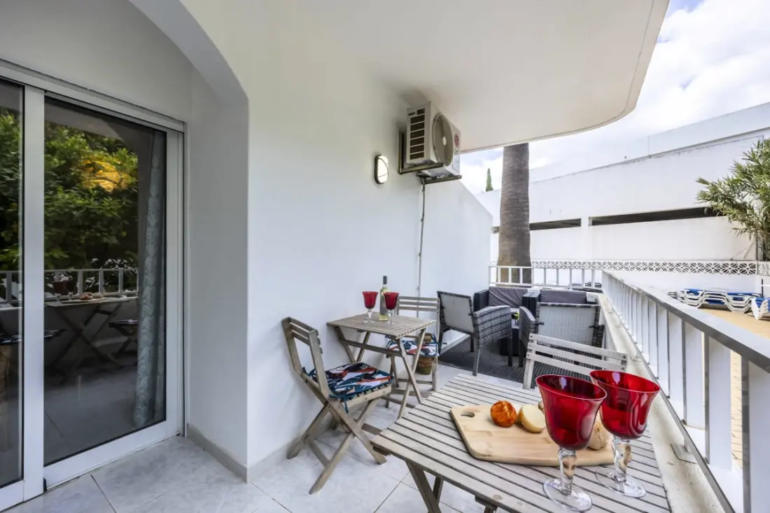 Condo ristrutturato ai margini della piscina - Nel cuore di Carvoeiro!
