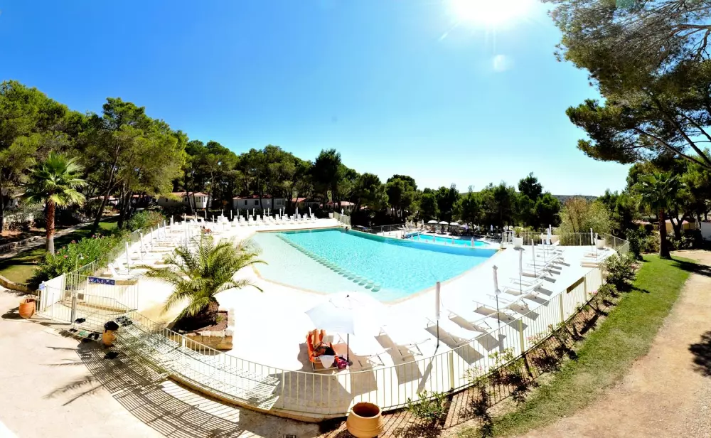Camping Résidentiel La Pinède 4 étoiles★★★★