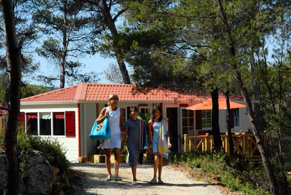 Camping Résidentiel La Pinède 4 étoiles★★★★