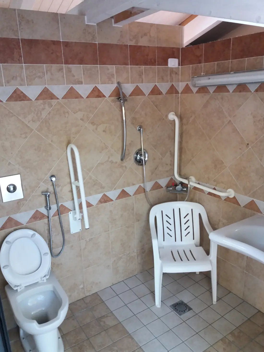 KEMPING W WIADOMOŚCI BADIACCIA 4 Gwiazdy★★★★