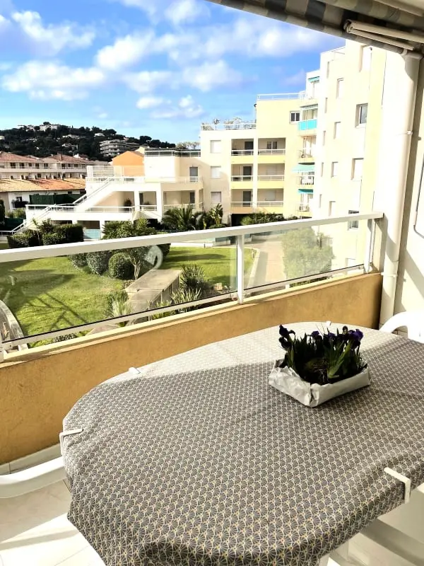 Apartment With Terrace in Cavalaire-sur-mer