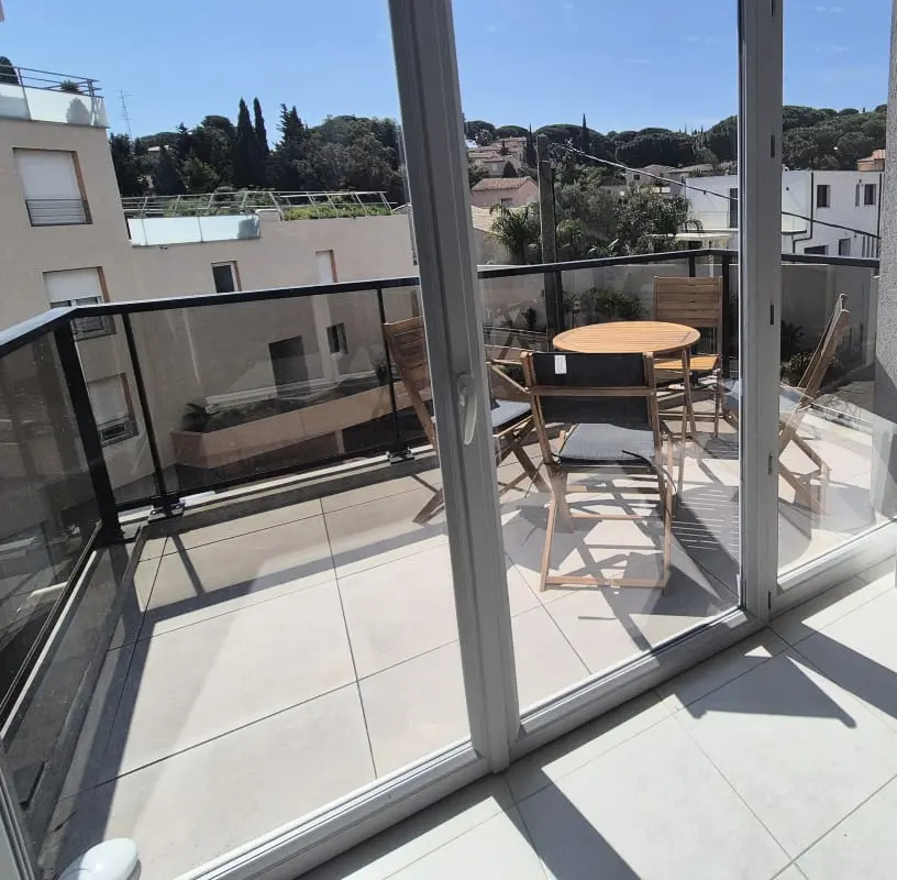 Apartment With Terrace Near De La Plage