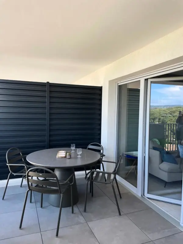 T3 Air-Conditioned, Sea View, Terrace